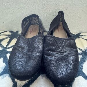 Black Textured Ballet Flats with Rounded Toe